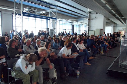 ars electronica 2017 lecture stage Foto: Wolf Erdel