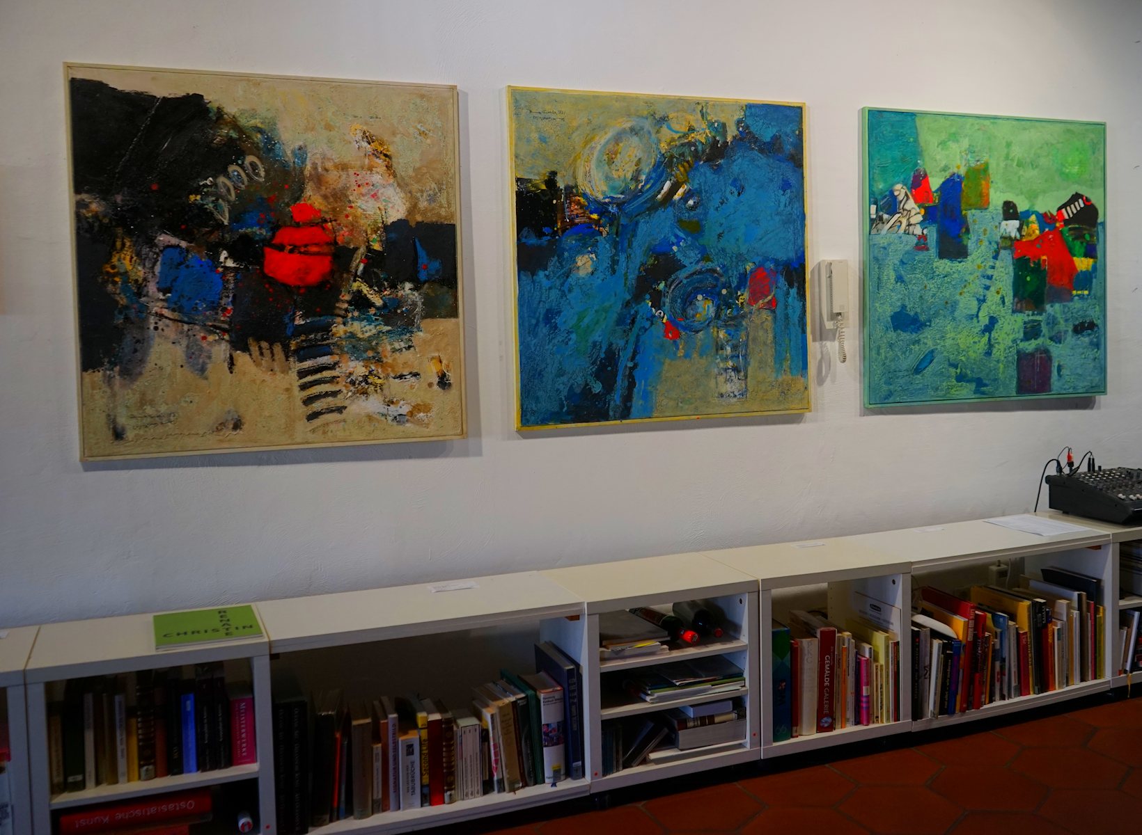 Galerie Erdel | Renate Christin: "Farben Europas" - Ausstellungsansicht  (Ausschnitt)