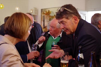 Dr. Georg Haber und Klaus Caspers in der Diskussion mit Margit Wild; Foto: Wolf Erdel