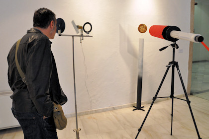 Juan Fernando de Laiglesia: Das symbolische Telekop in der Ausstellung in Spanien